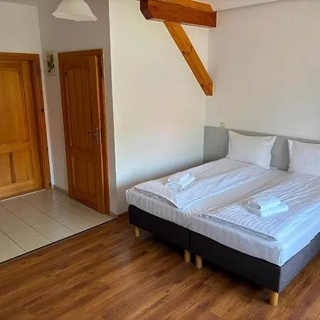 مزرعة للإقامة Aronia Park Lubiechowa