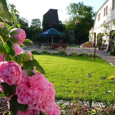 مزرعة للإقامة Aronia Park *